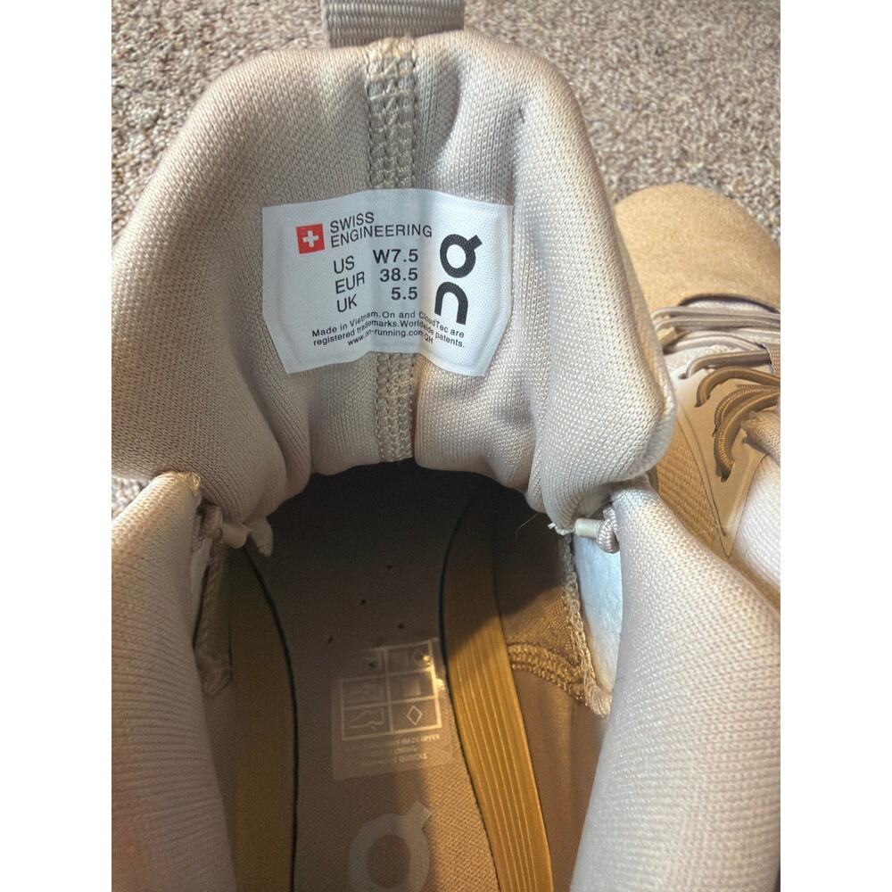ON Running Cloud Women’s Hi Shoe. Size 7.5 - Picture 5 of 7